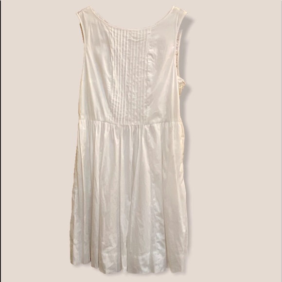 Joe Fresh Pintuck Dress with Eyelet Back - Size 12 - Picture 4 of 6